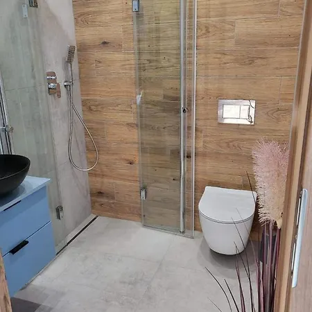 Nad Zalewem Üdülőpark Dziwnówek